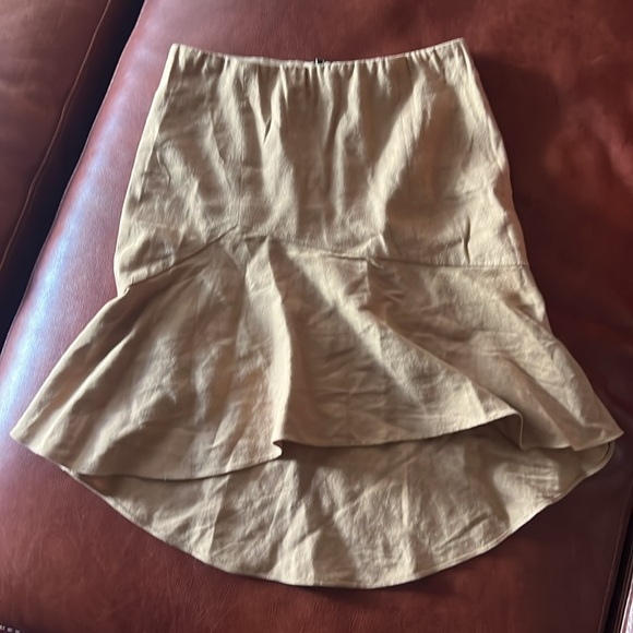 Alice + Olivia Asymmetrical Skirt Size 0 - Picture 5 of 6